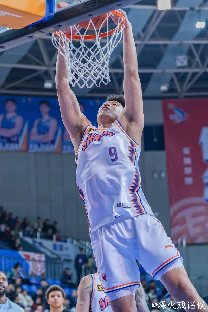 CBA-洛夫顿两双古德温高效 上海久事战胜北京控股 CBA-洛夫顿两双古德温高效 上海久事战胜北京控股