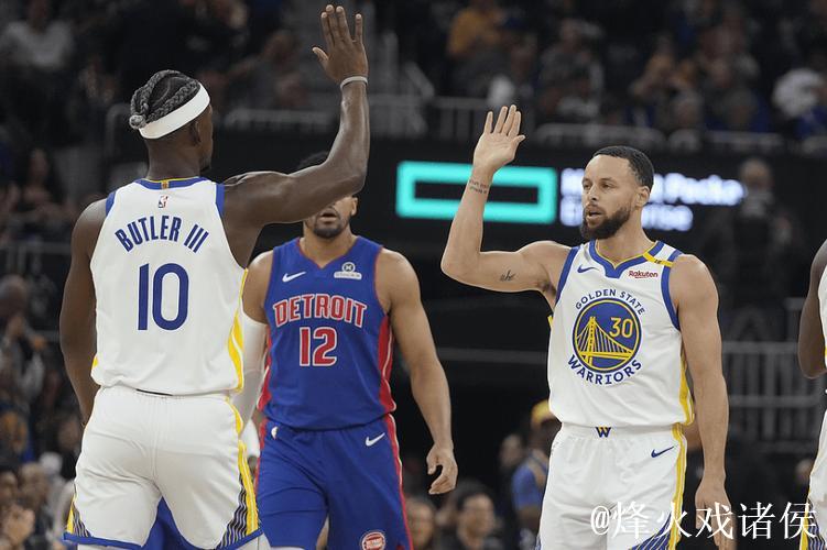 库里19+11力压巴特勒17分 勇士力克热火豪取4连胜 库里19+11力压巴特勒17分 勇士力克热火豪取4连胜